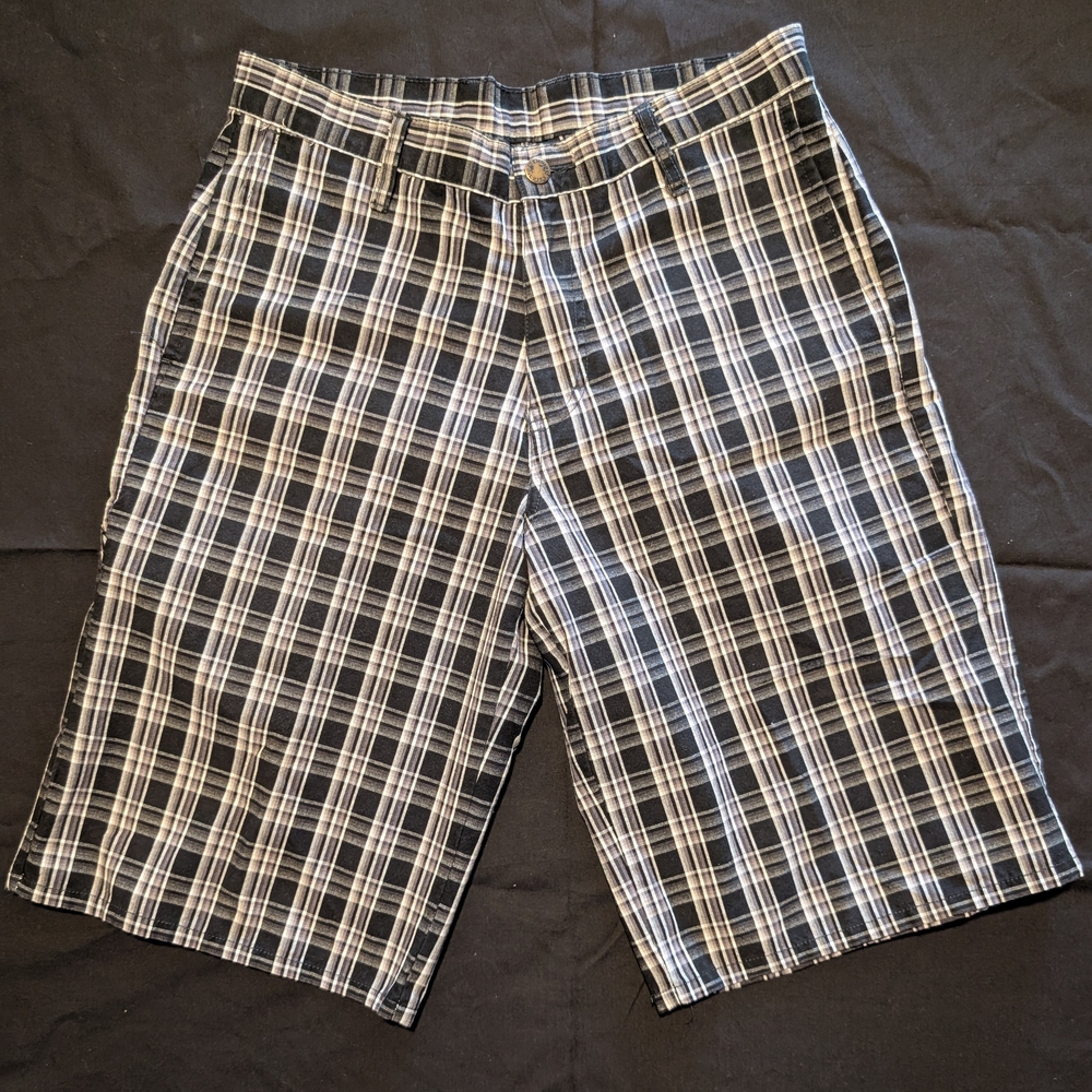 DICKIES Men's Black Plaid Cargo Pocket Bermuda Shorts